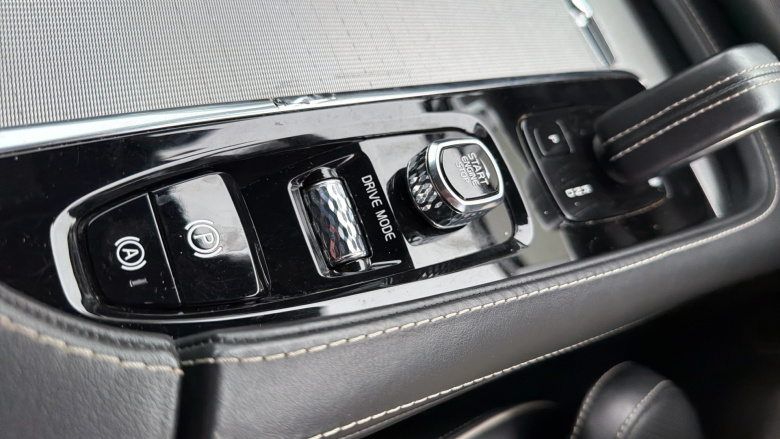 Volvo Xc90 2.0 T8 Recharge PHEV R DESIGN Pro 5dr AWD Auto Estate